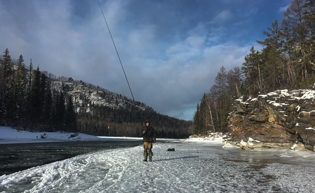 За хариусом на таежную речушку