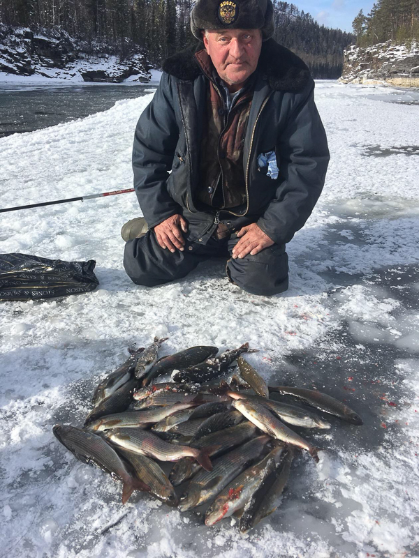 За хариусом на таежную речушку
