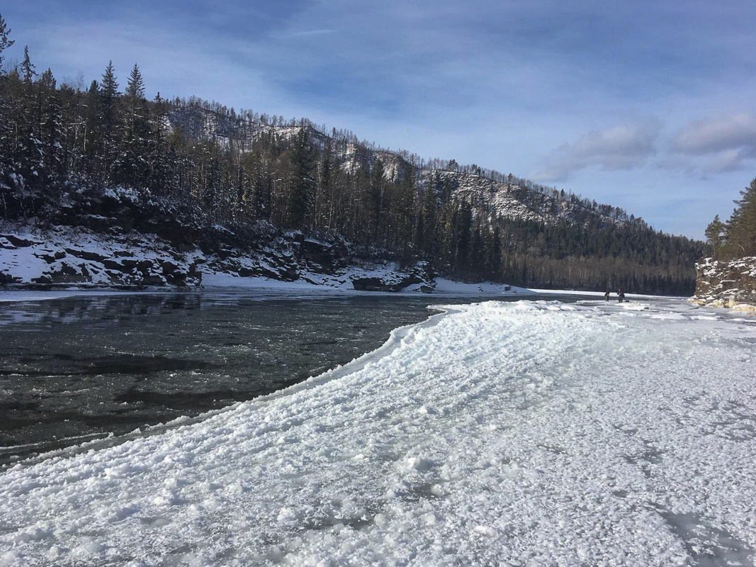 За хариусом на таежную речушку